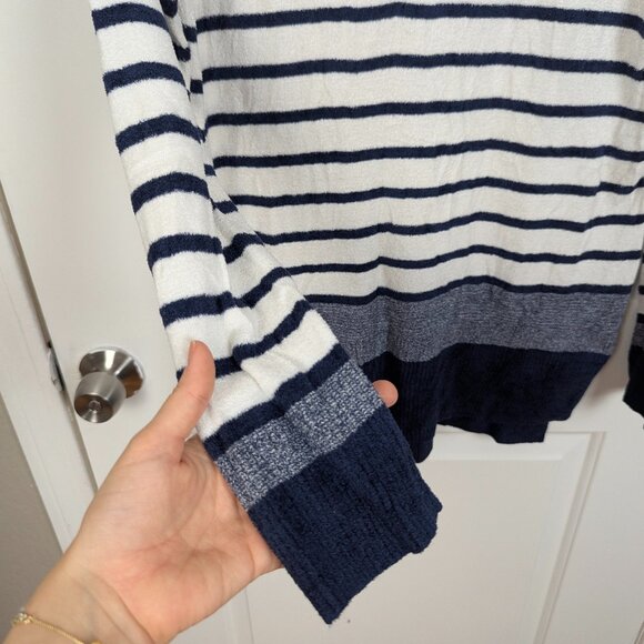 Barefoot Dreams | Navy Stripe Ultra Lite Knit Sweater Size Medium - Picture 4 of 7